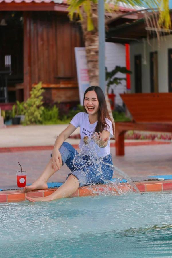 Srihome ยายศรีโฮมแอนแคมป์ปิ้ง Ban Don Tum Luaran gambar
