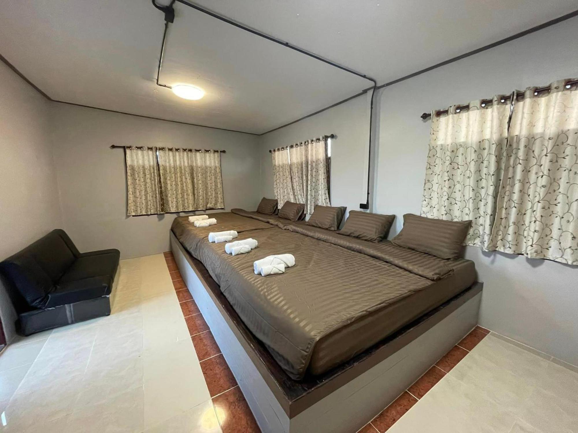 Srihome ยายศรีโฮมแอนแคมป์ปิ้ง Ban Don Tum Luaran gambar